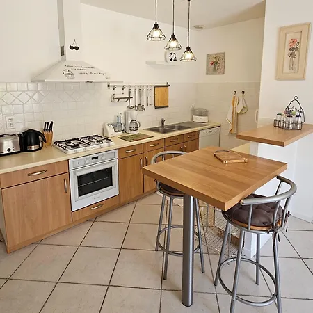 Διαμέρισμα 1 Maison Regis *