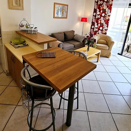 Διαμέρισμα 1 Maison Regis *